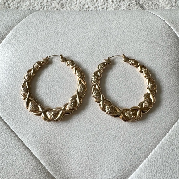 Gold Large Chunky Hoop Statement Geometric Earrings XO design New - Picture 4 of 6
